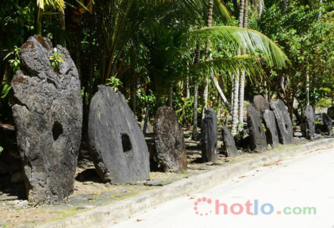 h&ograve;n đảo sử dụng tiền xu khổng lồ