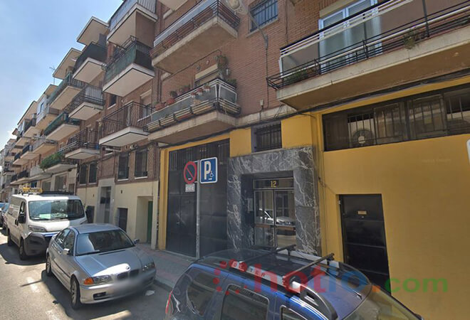 sống với x&aacute;c mẹ để nhận trợ cấp