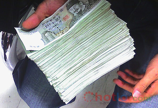 tan cửa n&aacute;t nh&agrave; khi tr&uacute;ng 100 tỷ