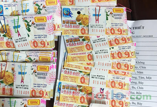 c&aacute;n bộ tr&uacute;ng 80 tờ v&eacute; xổ số kiến thiết