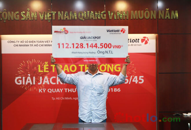 tr&uacute;ng vietlott khi dừng ch&acirc;n tr&uacute; mưa