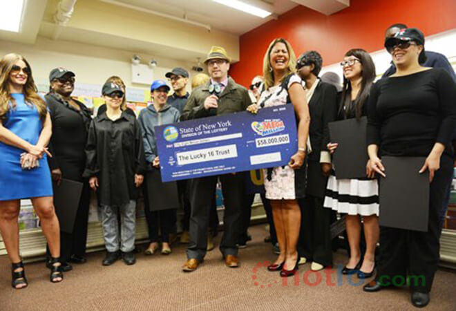 nh&oacute;m người văn ph&ograve;ng tr&uacute;ng độc đắc