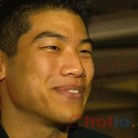 Người đàn ông nhặt được tiền, đi mua vé soi cầu xổ số và trúng độc đắc